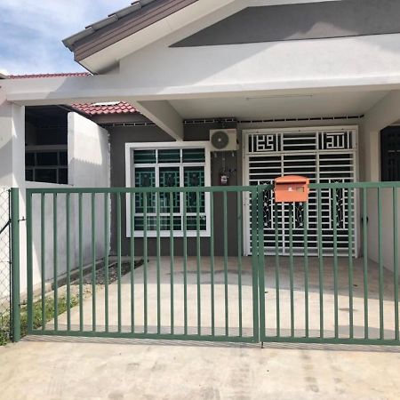 Seroja Homestay Malacca Extérieur photo